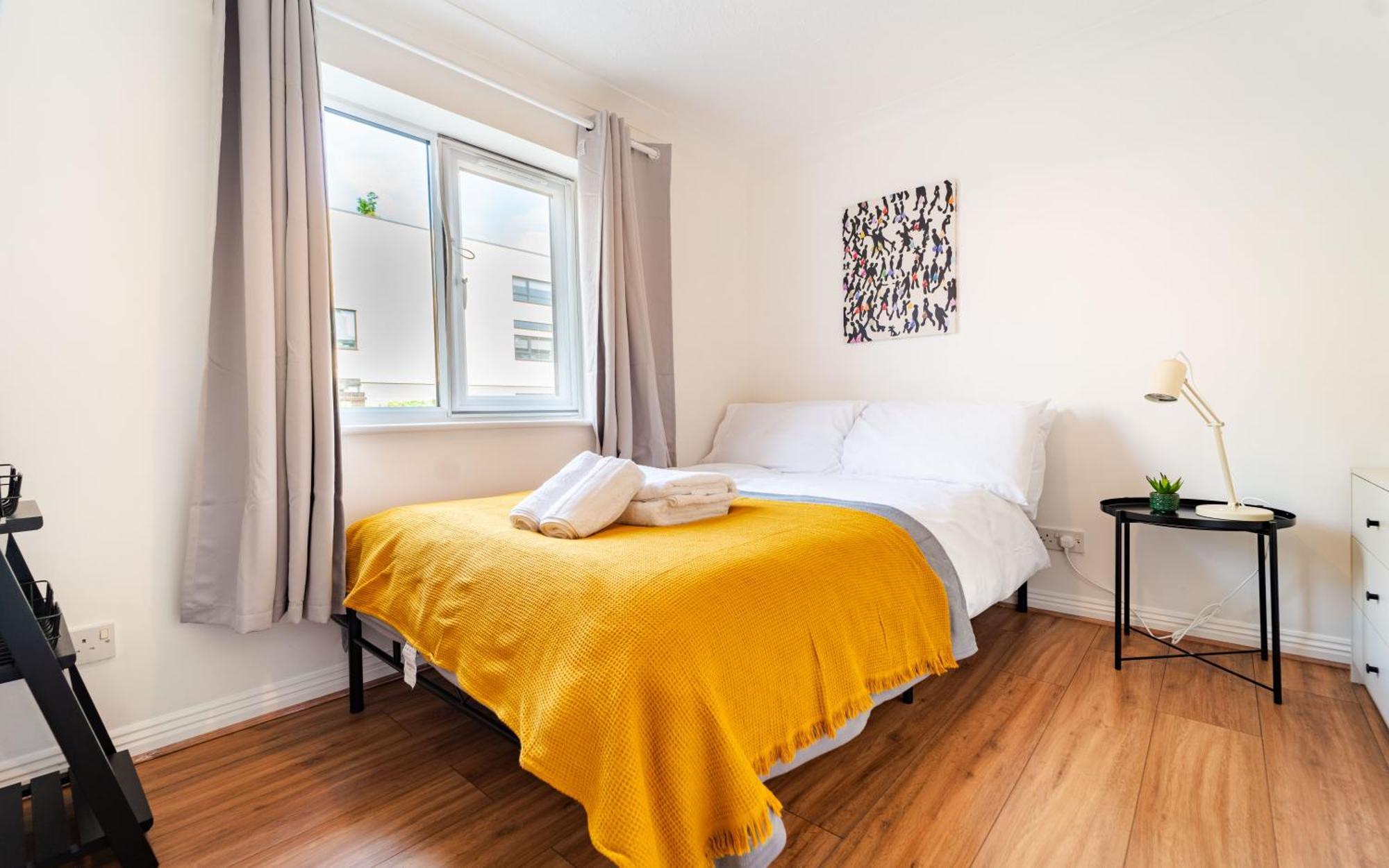 Bright And Spacious Flat With Free Parking Лондон Екстер'єр фото